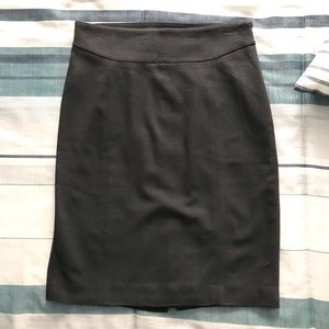 Ann Taylor Fitted Pencil Skirt•Size 8•Dark Grey